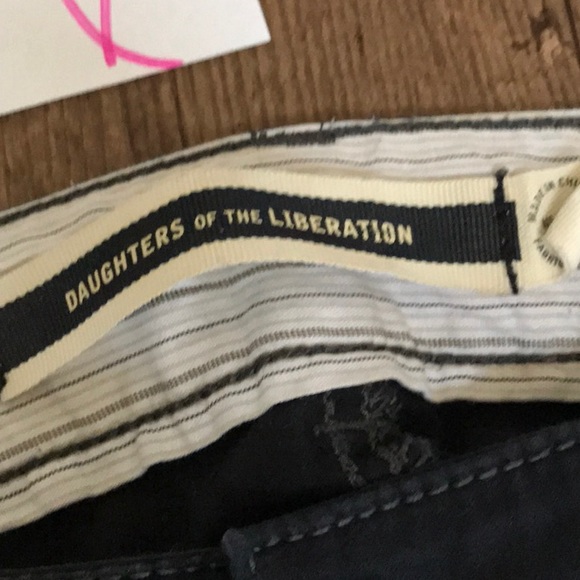 Daughter of liberation - Picture 5 of 7